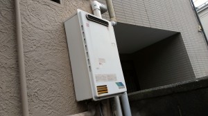 横浜市磯子区 ガス給湯器取替工事 施工前