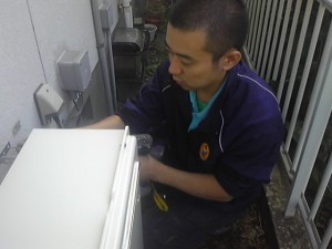 横浜市港南区 ガスふろ給湯器 作業中