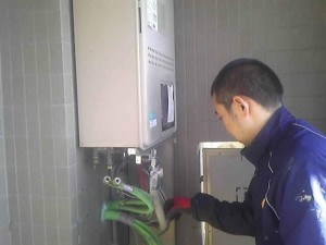 横浜市青葉区 熱源機取替工事 配管取外し中