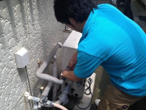 横須賀市 ガスふろ給湯器取替工事 施工中